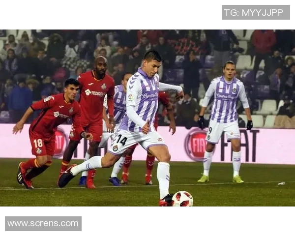 西甲激战西班牙人主场迎战巴拉多利德争夺宝贵积分